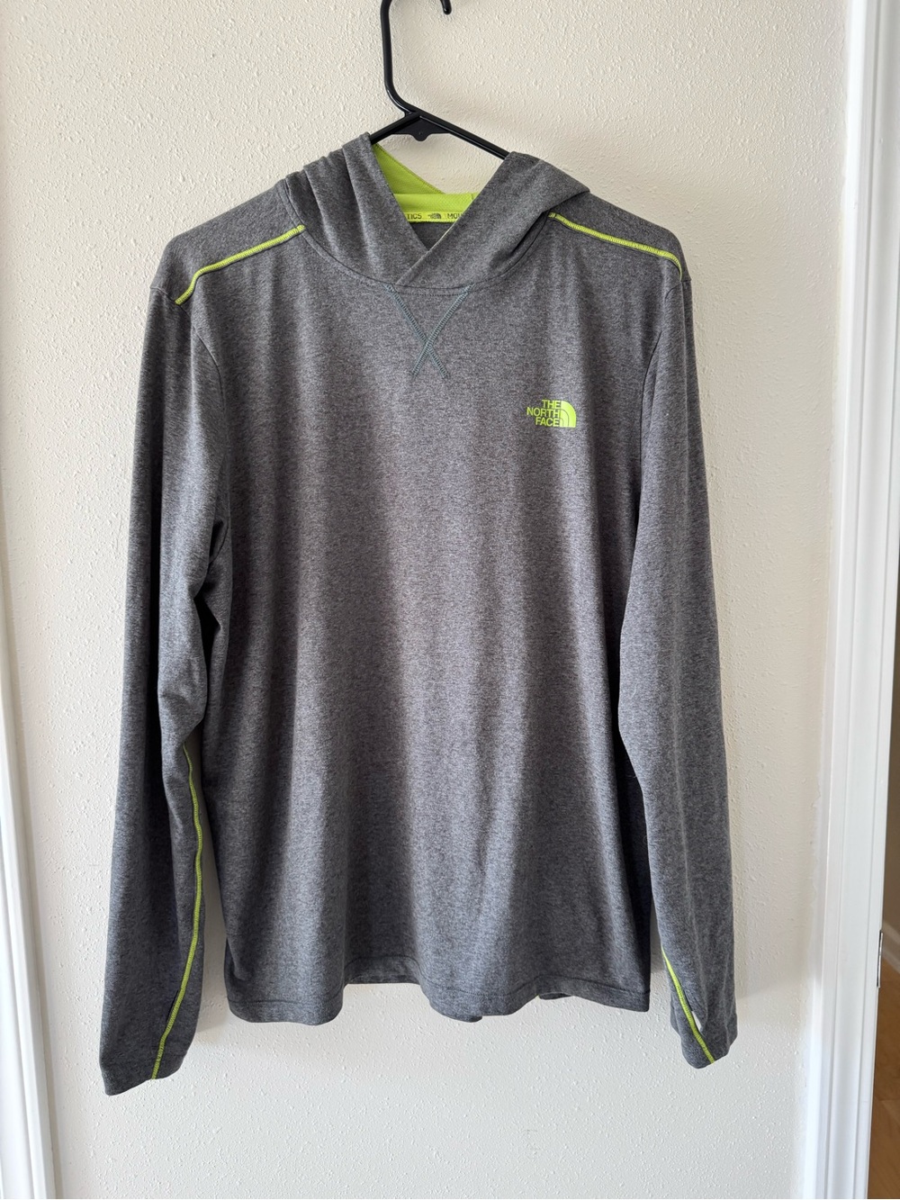 The North Face Men's L Reactor FlashDry Gray Hooded Pullover Hoodie Long Sleeve